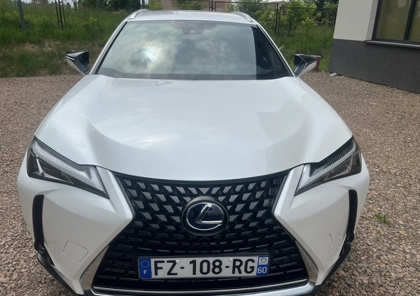 Lexus UX cena 105000 przebieg: 79000, rok produkcji 2021 z Błażowa małe 529